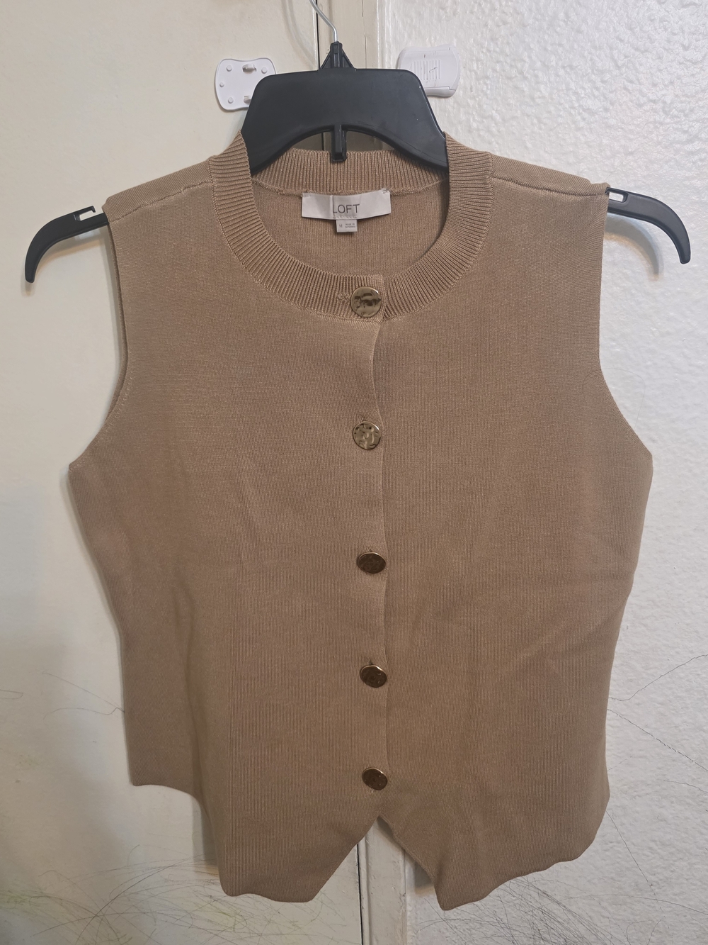LOFT Camel Knit Sleeveless Button Vest with Gold-Tone Button